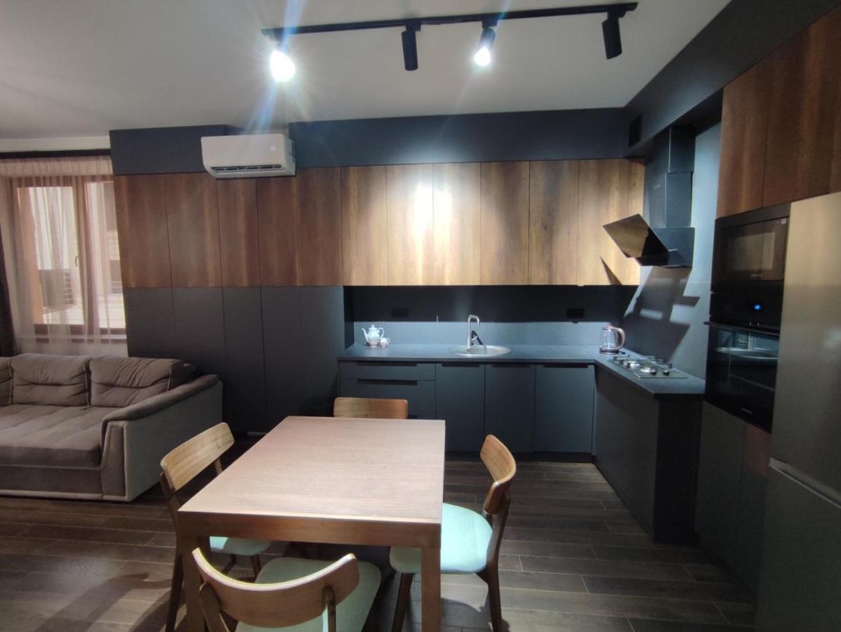 Mountain View Apartment Yerevan Bagian luar foto